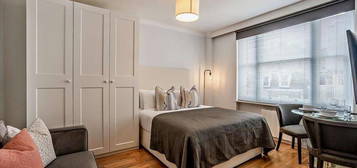 Studio to rent in Hill Street, Mayfair W1J