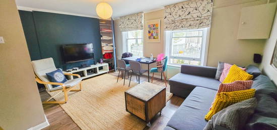 Flat to rent in Upper Street, Islington N1