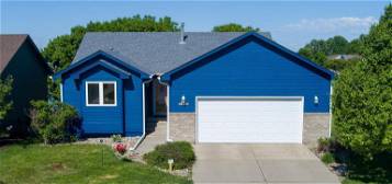 5813 N Gold Nugget Ave, Sioux Falls, SD 57104