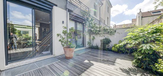 Maison 2 étages  à vendre, 5 pièces, 3 chambres, 206 m²