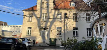 Frei -  3 Zimmer - Lübecker Altstadt mit Blick auf die Petrikirche