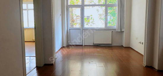 BAHÇELİEVLERDE 2+1 95 M2 1.KAT GÜNEY CEPHE KİRALIK DAİRE