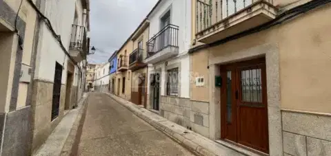 Casa adosada en Casar de C&#xE1;ceres