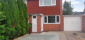 2 bedroom semi-detached house to rent