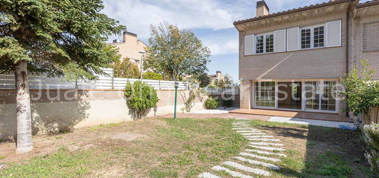 Chalet adosado en venta en calle de Provença, 19