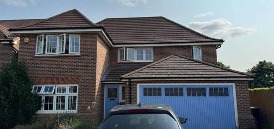 5 bedroom detached house for sale