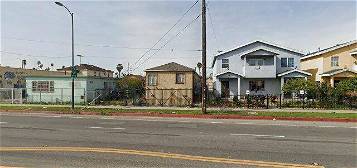 7819 S Hoover St, Los Angeles, CA 90044