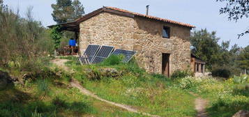 Casa de Campo e Terreno - Castelo Branco