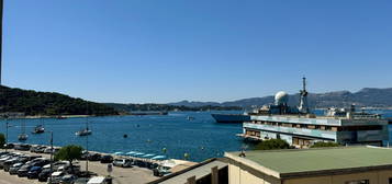 SAINT MANDRIER - PORT - T3 avec ascenseur, terrasses et vue