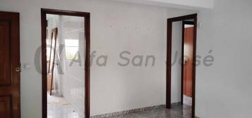 Piso en venta en Calle Juan de la Cueva, San José de la Rinconada