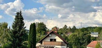 Freistehendes und ruhig gelegenes Einfamilienhaus am Tharandter Wald mit großem Grundstück, Erker, Balkon, Garage und Keller