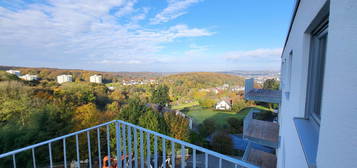 Geschmackvolle 4-Raum-Neubauwohnung mit atemberaubendem Blick mit Balkon in Wuppertal Cronenberg