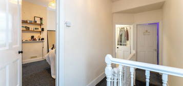 4 bed end terrace house to rent