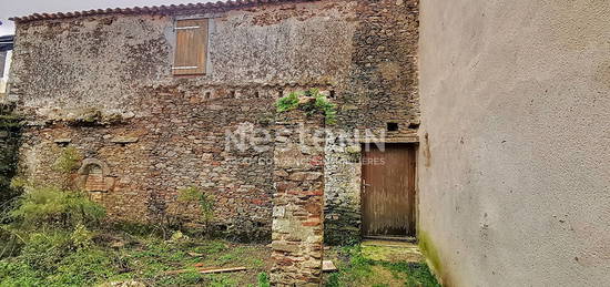 Maison Les Sables D Olonne bourg olonne maison ancienne à rénover et 2 garages