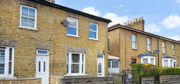 2 bed semi-detached house for sale