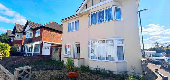 Detached house to rent in Bridlington Avenue, Southampton, Hampshire SO15