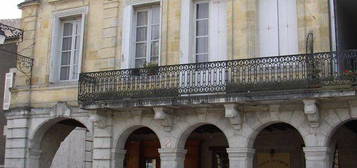 Superbe immeuble de charme au cœur de la Bastide de Monségur