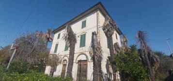 Casa indipendente in vendita a Camaiore