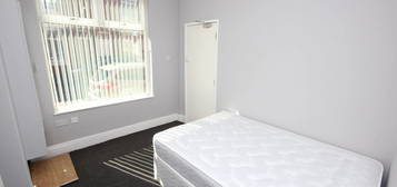 4 bed shared accommodation to rent