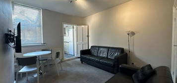 4 bedroom terraced house to rent