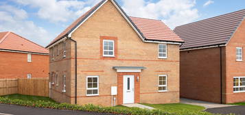 4 bed detached house for sale