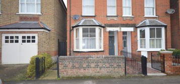 4 bedroom semi-detached house to rent