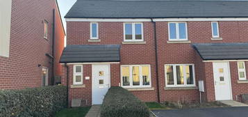 3 bedroom semi-detached house to rent