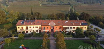 VILLA A SCHIERA A SAN MARTINO BUON ALBERGO