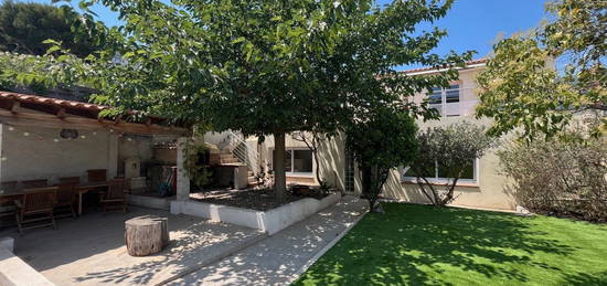 Maison meublée  à louer, 5 pièces, 4 chambres, 145 m²