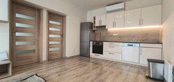 Korányi F. utcában 60m2-es 2 szoba+ nappalis sorház kiadó!