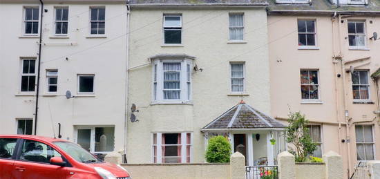 3 bed flat for sale