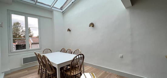 Appartement meublé  à louer, 7 pièces, 6 chambres, 180 m²