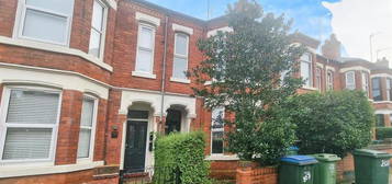 4 bedroom terraced house to rent