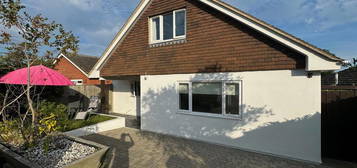 Detached bungalow to rent in Northwood Avenue, Saltdean, Brighton BN2