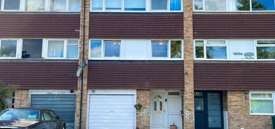 4 bedroom end of terrace house for sale