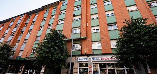 Piso en venta en Gijón - Calle Valencia, 18, Pumarín