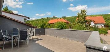 Wunderschöne 4 Zimmer Wohnung in Gau Bischofsheim zu vermieten