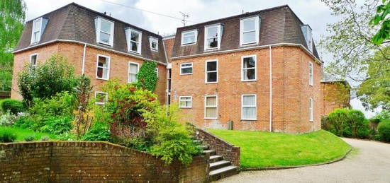 2 bedroom ground floor flat