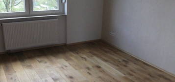 Sehr schöne 2,5 Zimmer Wohnung mit 9 qm Balkon.