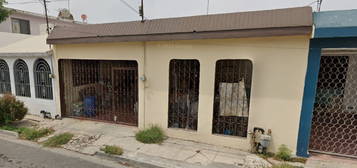 Casa en  C. Oaxtepec, Valle Morelos, 64180 Monterrey, N.l., México