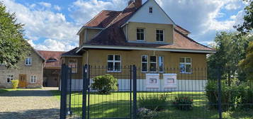 Villa auf großen Grundstück