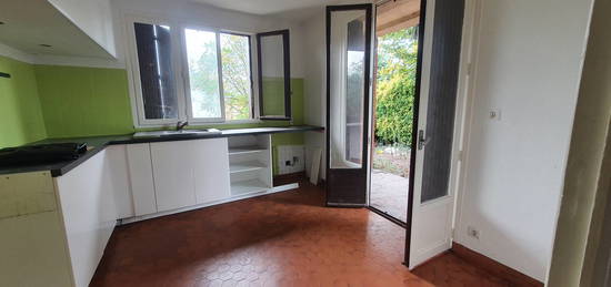 Maison composée de deux appartements de 100 m2 chacun - avec