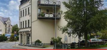 Großzügige Altbauwohnung mit Balkon in zentraler Lage!