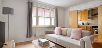 Flat to rent in Old Street, London EC1V