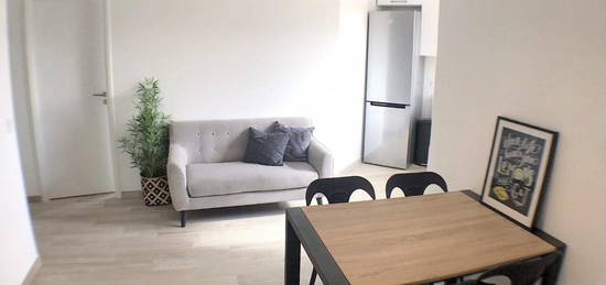 Appartement meublé  à louer, 5 pièces, 4 chambres, 80 m²