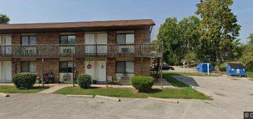 643 Vicksburg Dr APT 7, Belleville, IL 62221