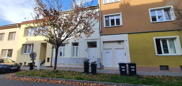 Prodej  rodinného domu 180 m², pozemek 96 m²