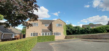 5 bedroom detached house