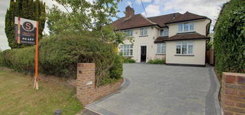 4 bedroom semi-detached house to rent