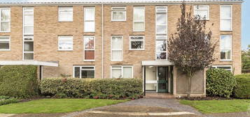 Flat to rent in Harrowdene Gardens, Teddington TW11